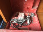 LOT COMPRENANT UN PERFORATEUR HILTI ET UNE VISSEUSE HILTI